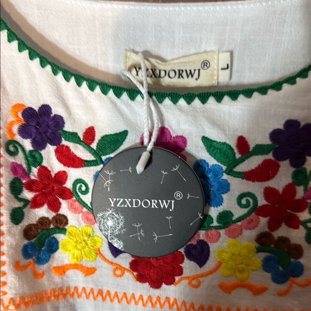 White Relaxed Embroidered Blouse - Picture 2 of 10
